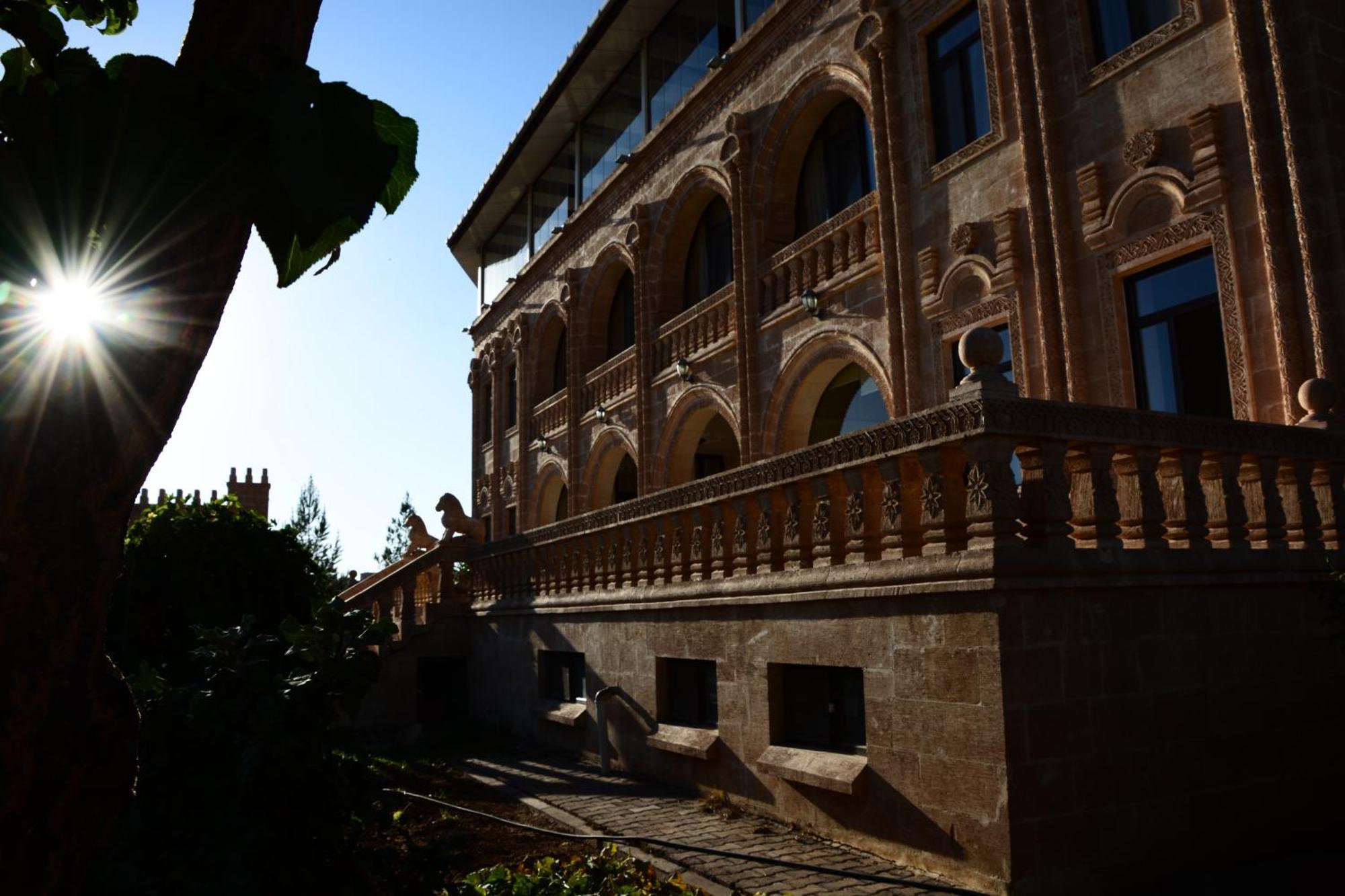 Turabdin Hotel Midyat Екстериор снимка