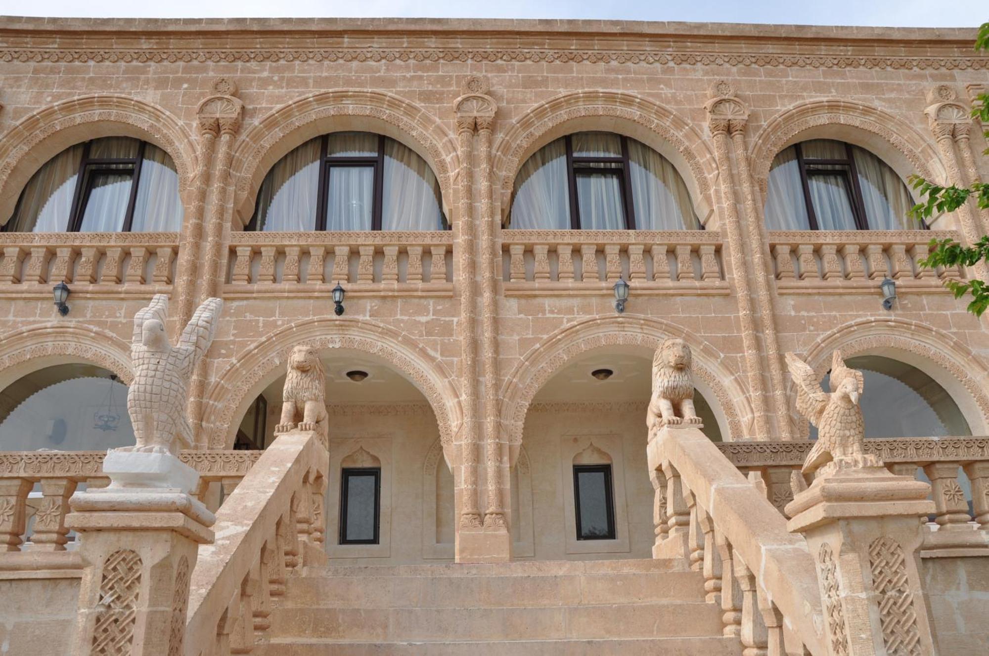 Turabdin Hotel Midyat Екстериор снимка