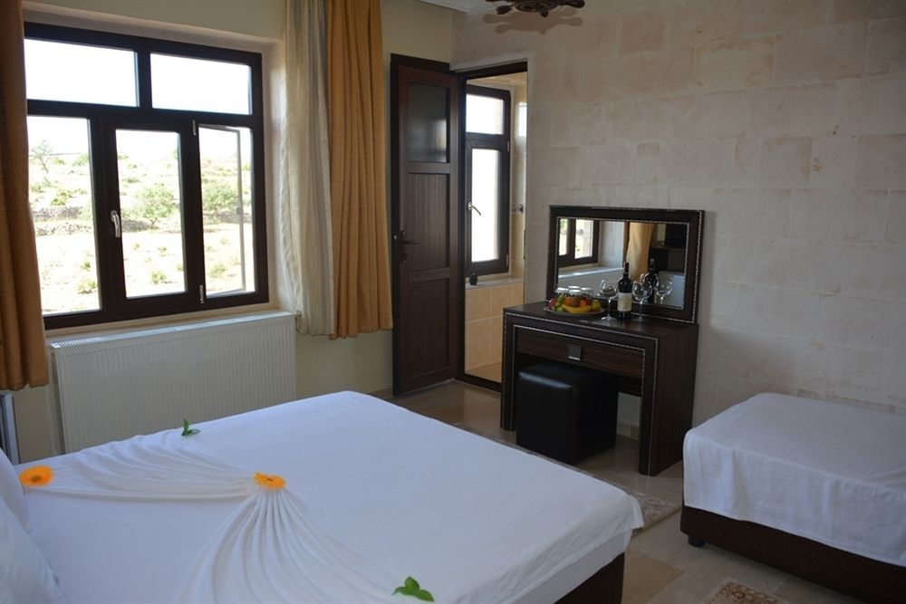 Turabdin Hotel Midyat Екстериор снимка