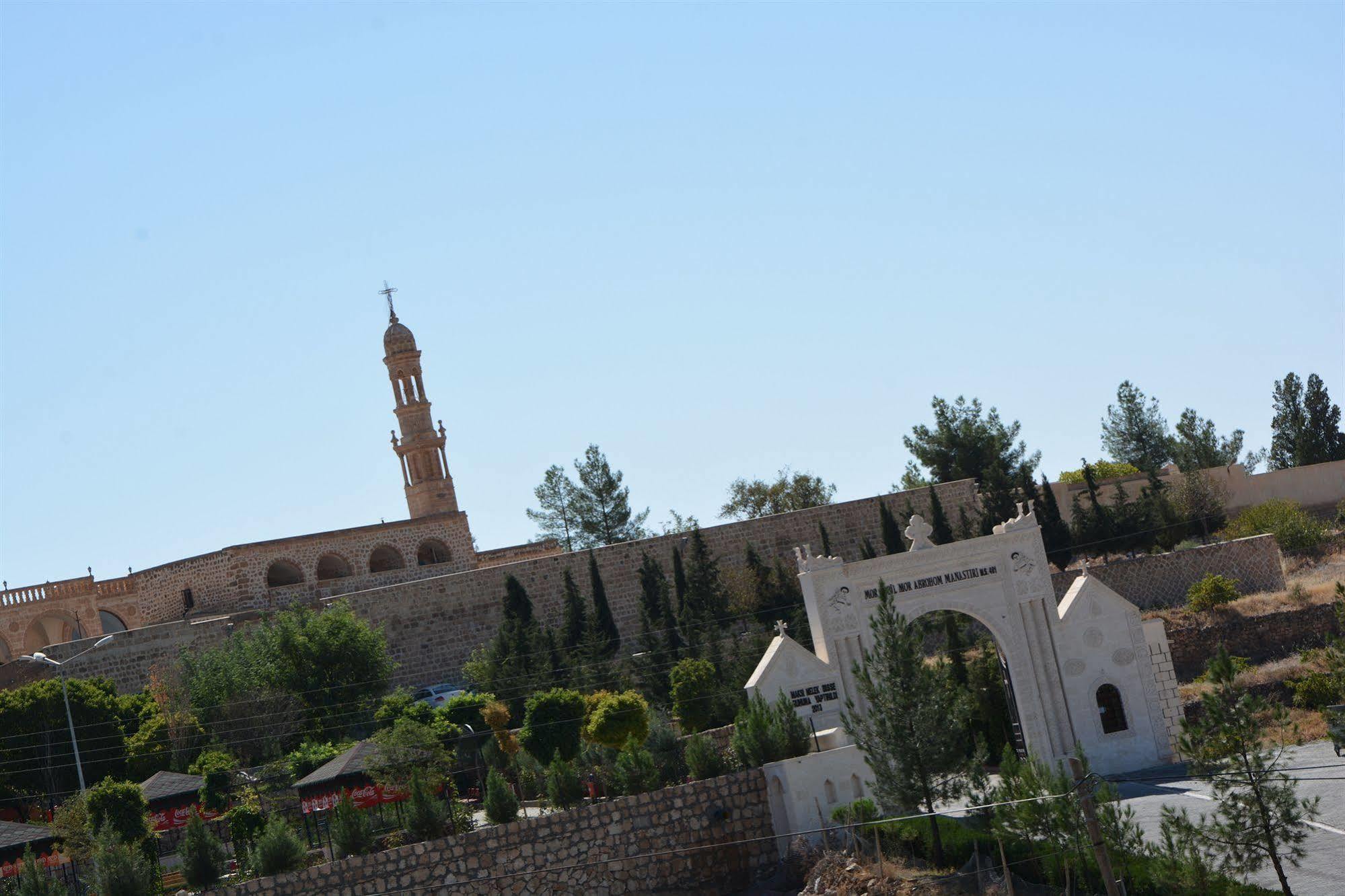 Turabdin Hotel Midyat Екстериор снимка